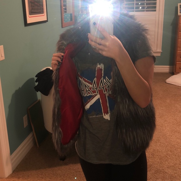 FAUX FUR VEST - Picture 6 of 7